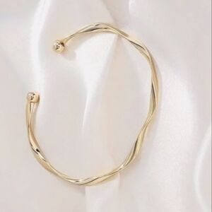 NEW TRENDING Gold Twist Cuff Bracelet Bangle Adjustable NWT